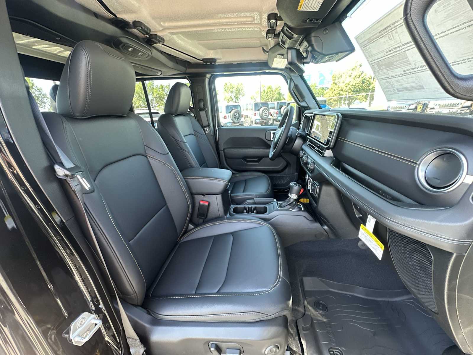 Thumbnail: 2025 Jeep Gladiator - 24