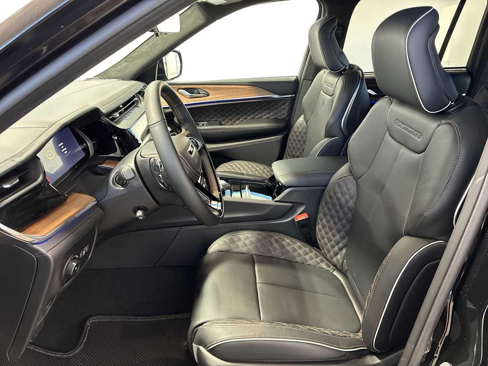 Thumbnail: 2026 Jeep Grand Cherokee - 13