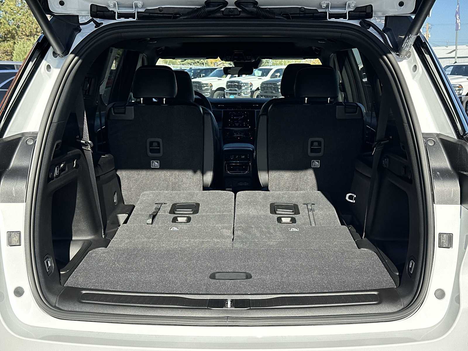 Thumbnail: 2025 Jeep Grand Cherokee - 19