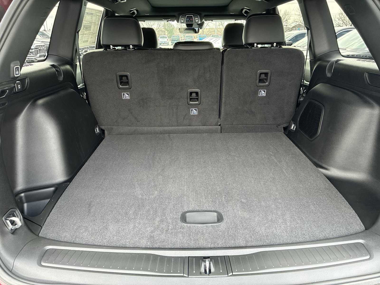 Thumbnail: 2026 Jeep Grand Cherokee - 21