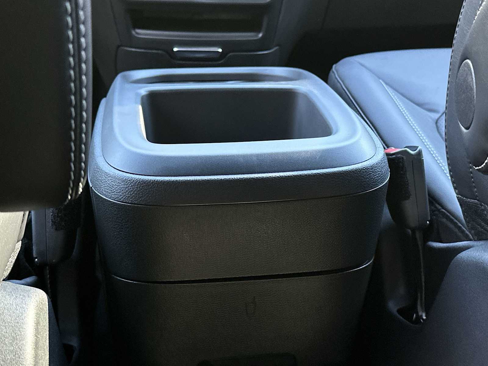 Thumbnail: 2026 Chrysler Voyager - 20