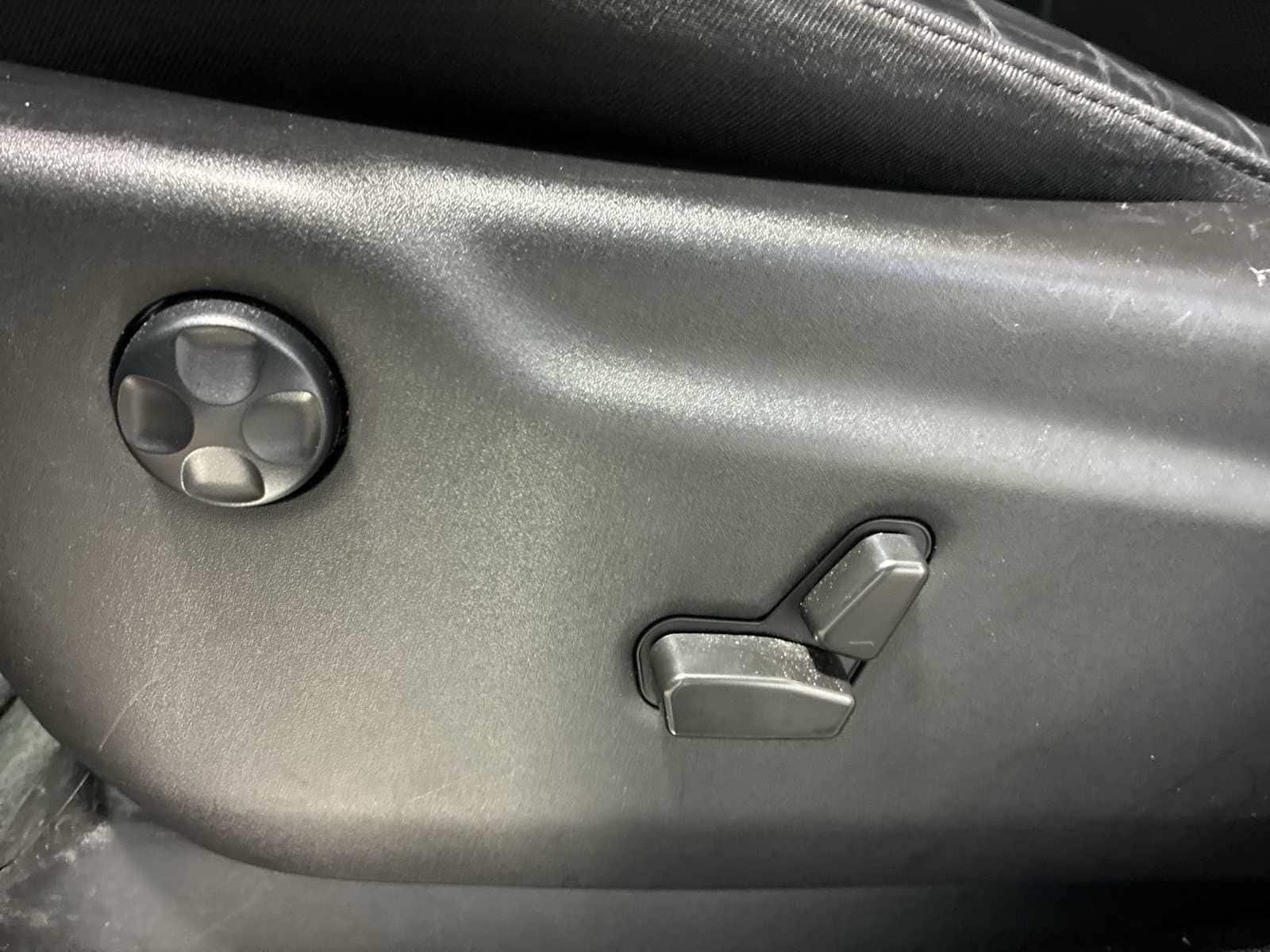 Thumbnail: 2022 Dodge Durango - 14