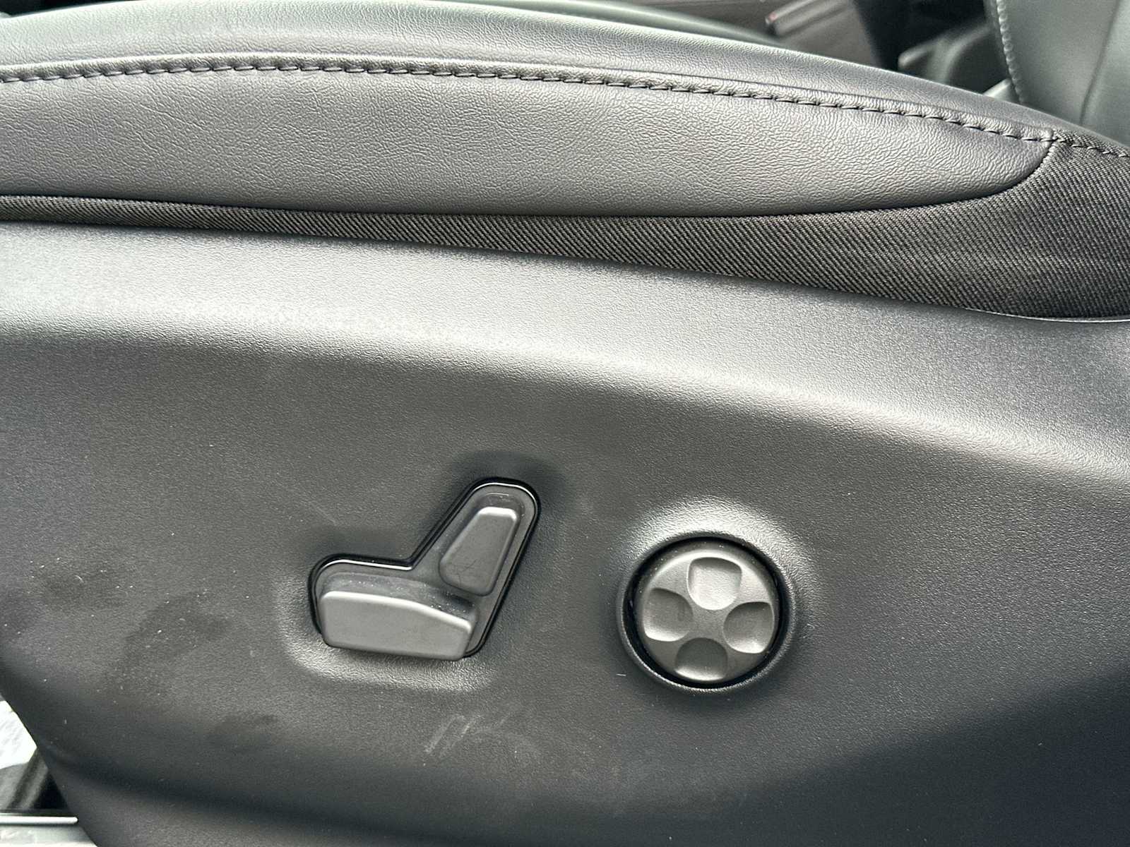 Thumbnail: 2026 Chrysler Pacifica - 14