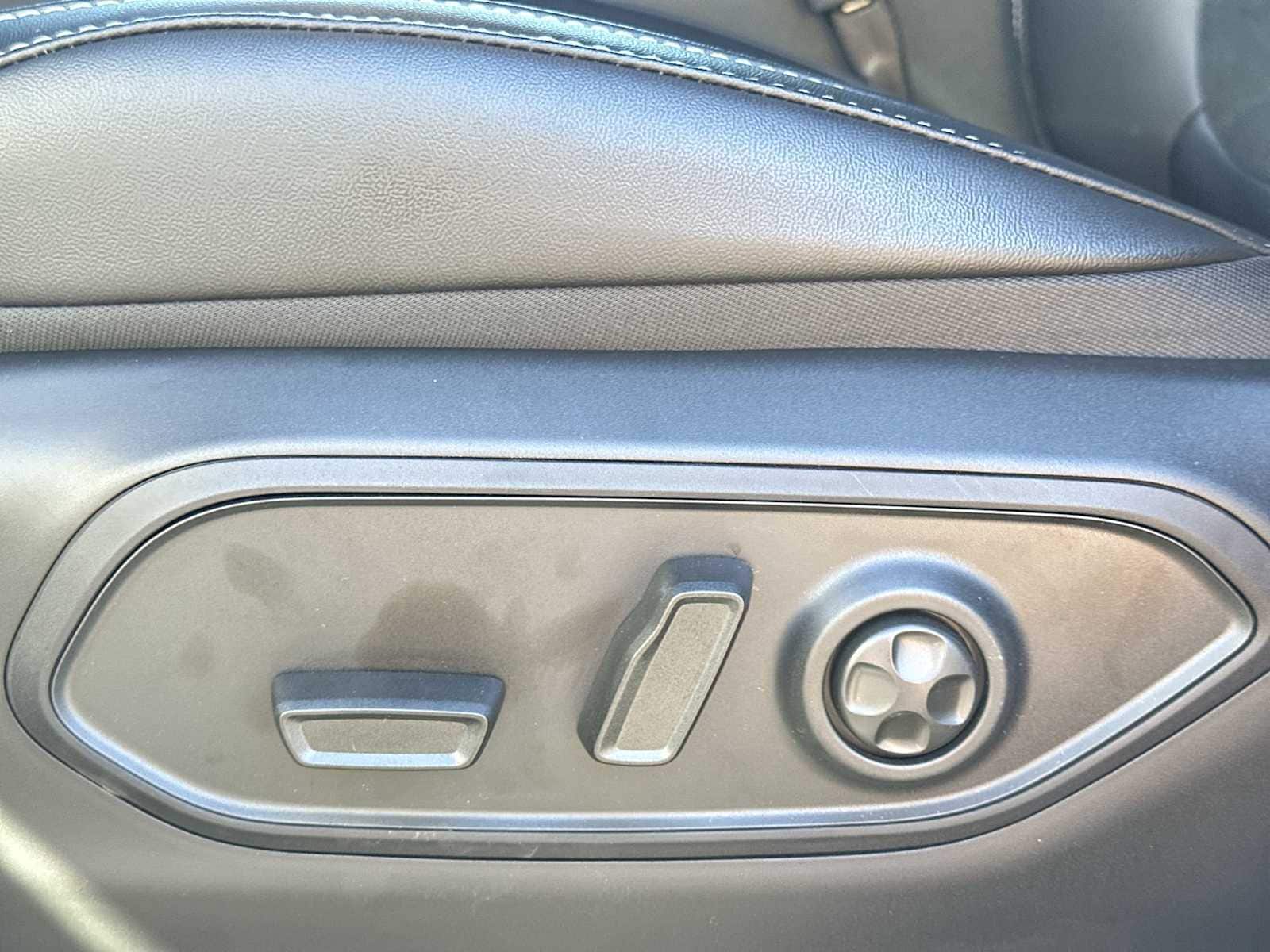 Thumbnail: 2025 Jeep Grand Cherokee - 14