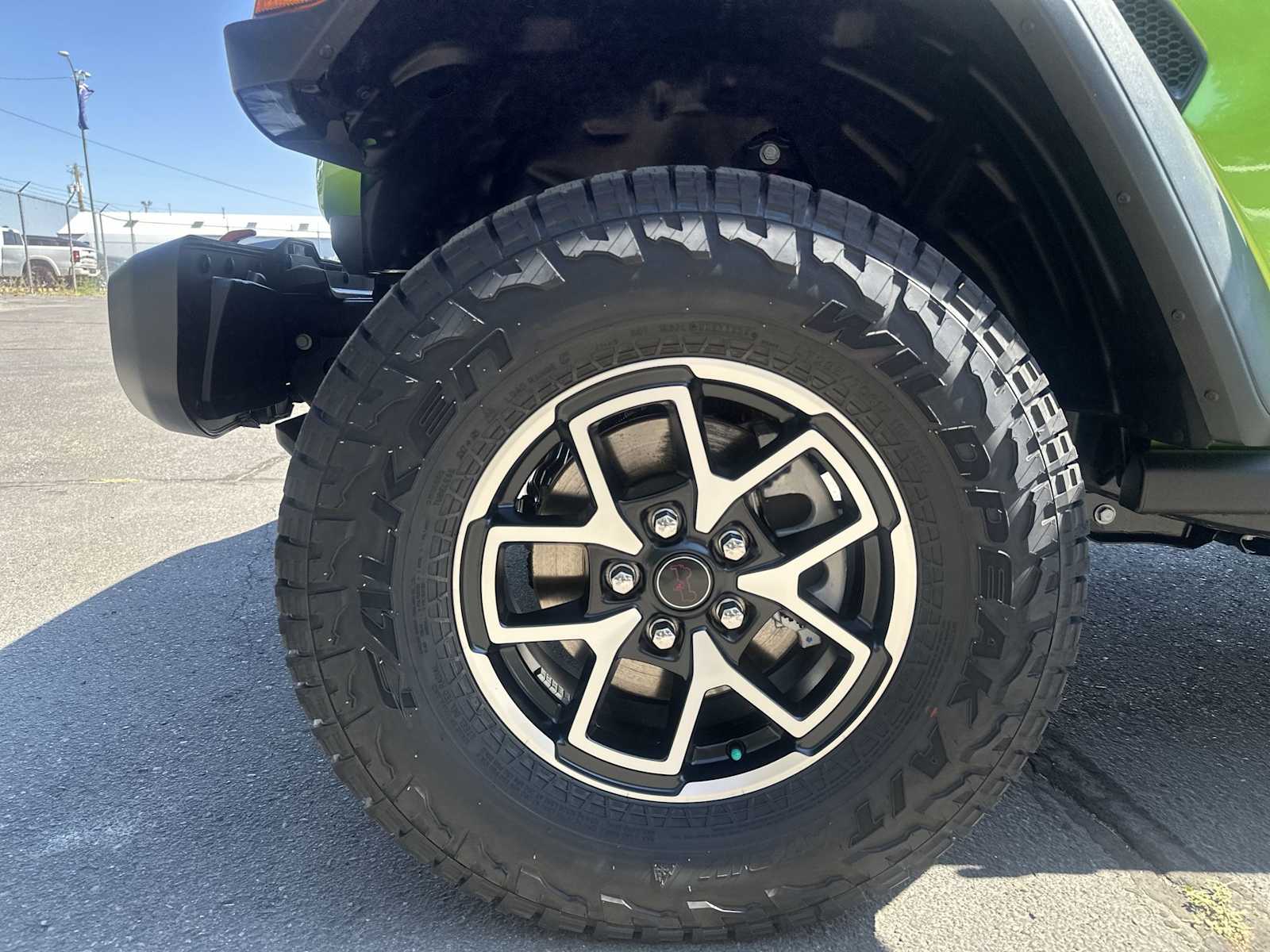 Thumbnail: 2025 Jeep Gladiator - 17