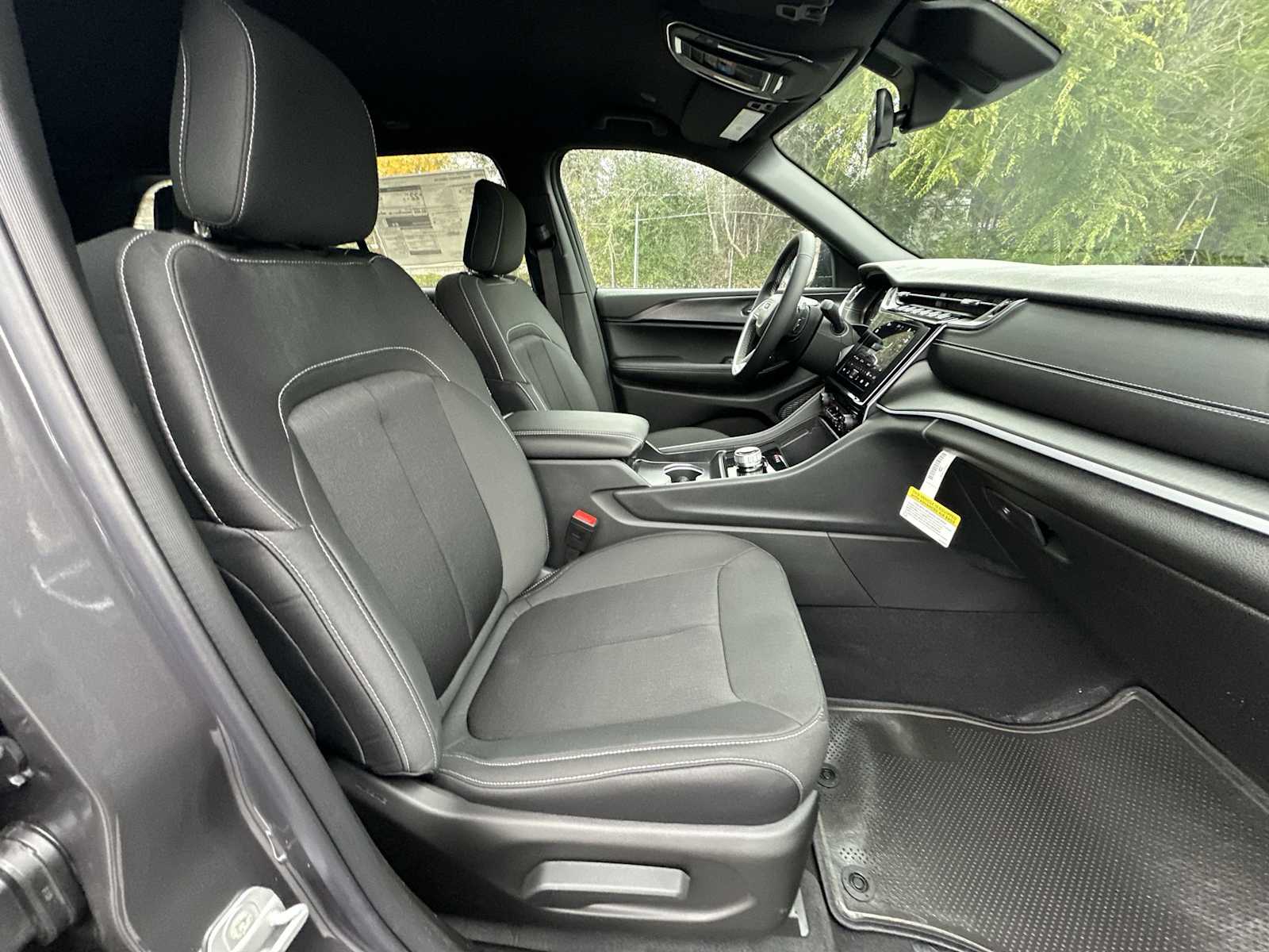 Thumbnail: 2025 Jeep Grand Cherokee - 23