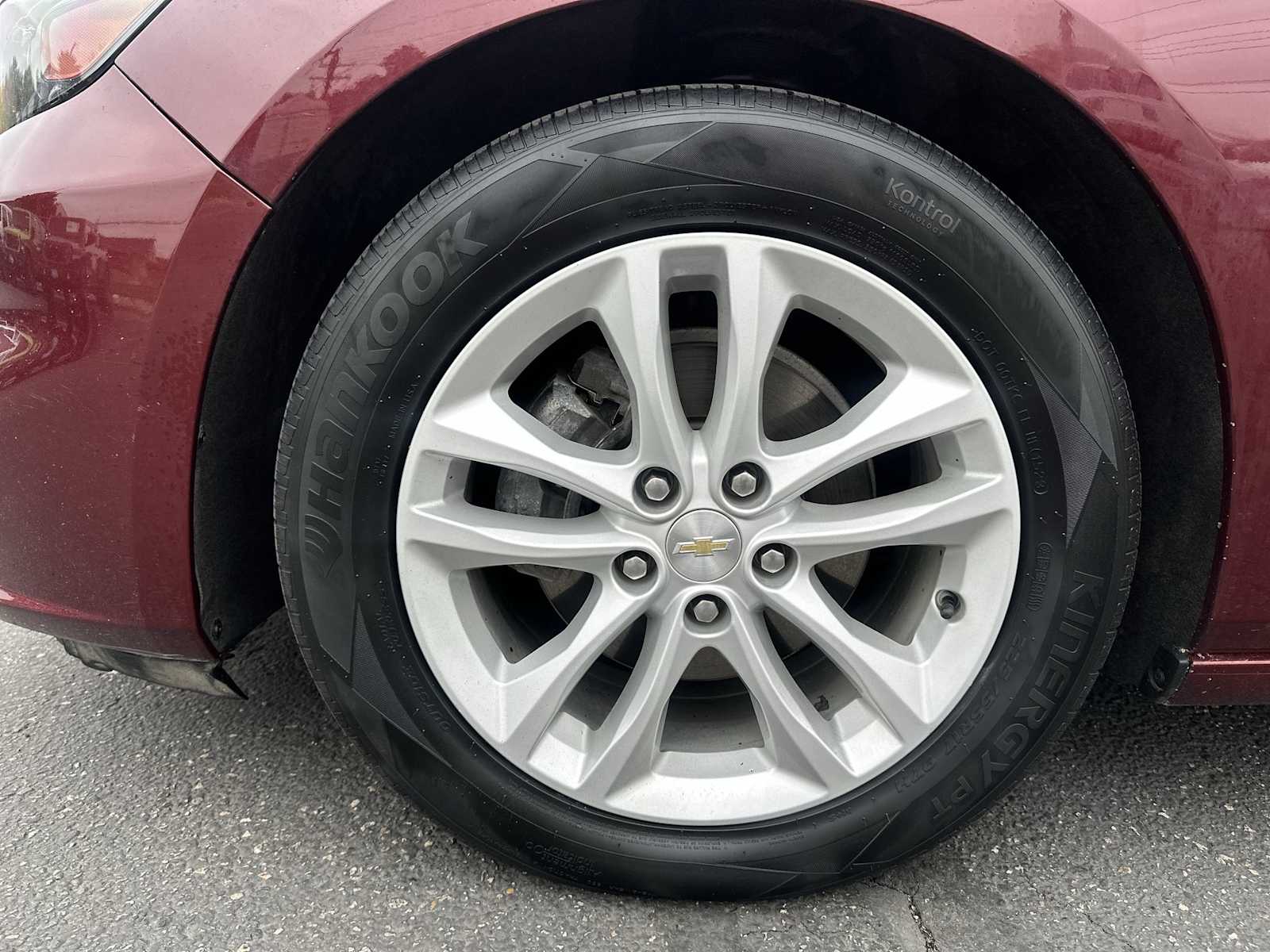 Thumbnail: 2016 Chevrolet Malibu - 17