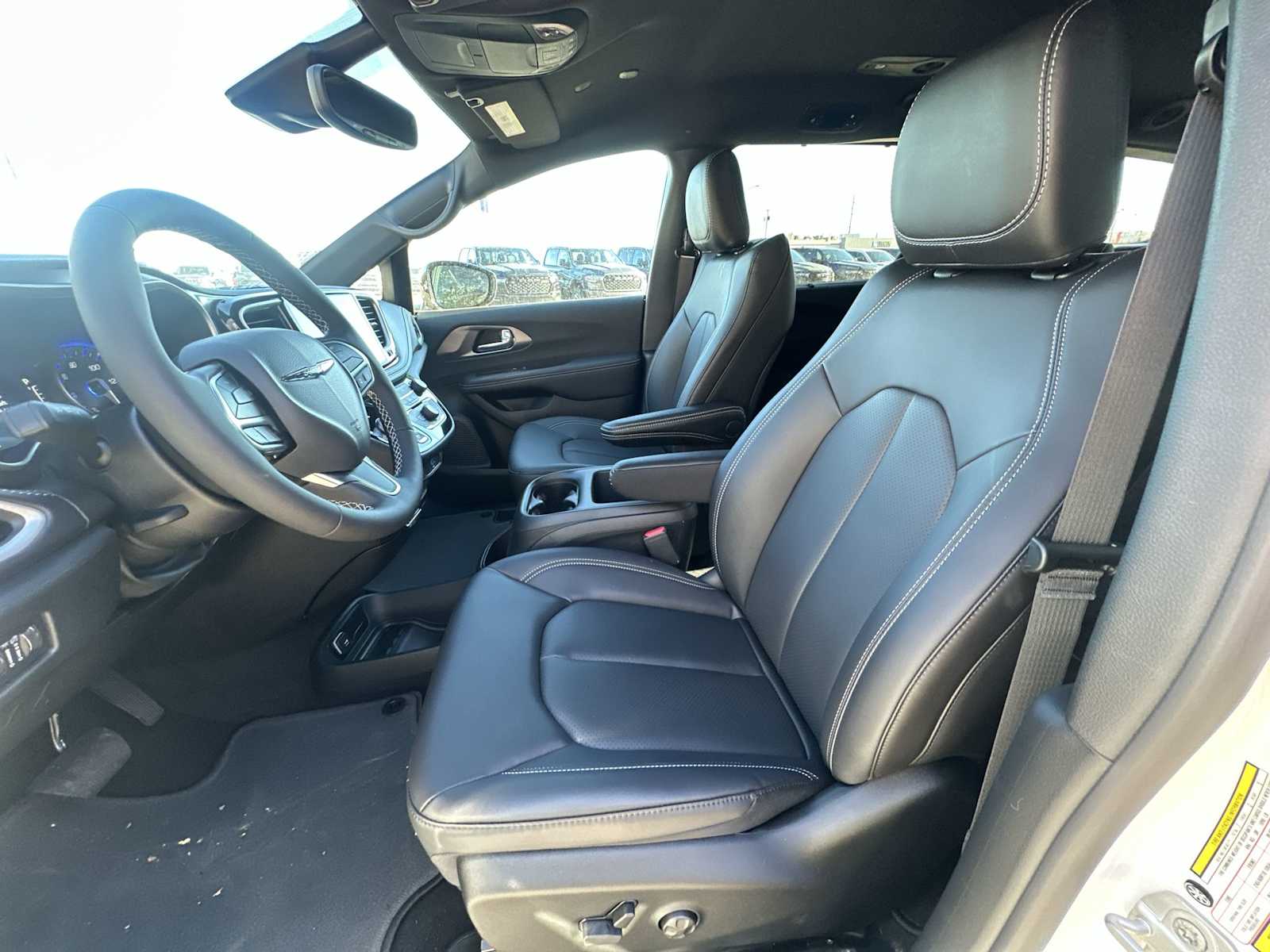 Thumbnail: 2026 Chrysler Pacifica - 13