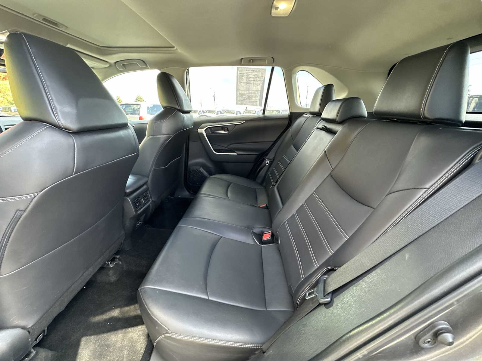 Thumbnail: 2022 Toyota RAV4 - 23