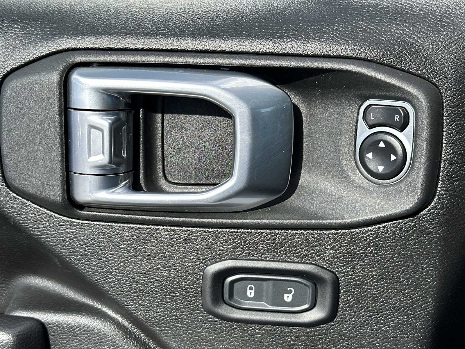 Thumbnail: 2024 Jeep Wrangler - 15