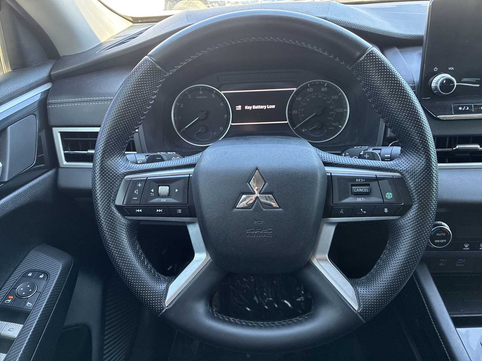 Thumbnail: 2022 Mitsubishi Outlander - 11