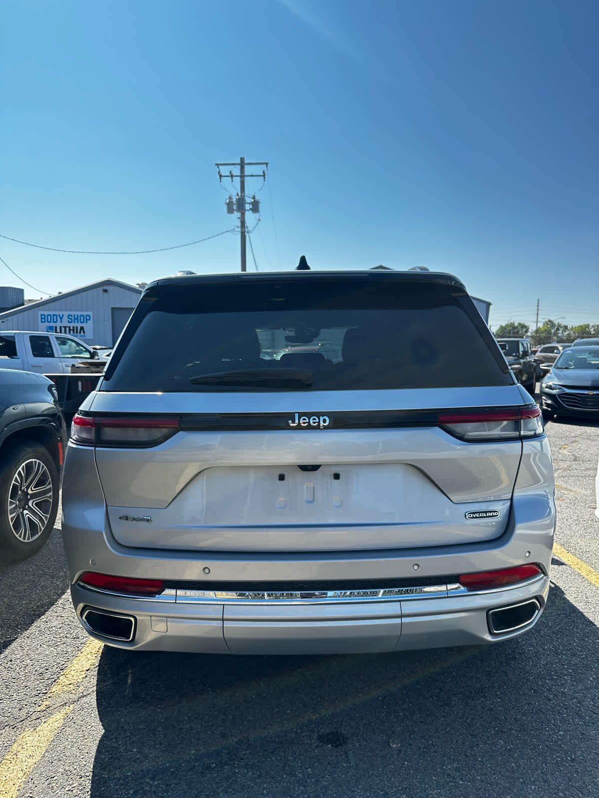 2023 Jeep Grand Cherokee Overland photo 2