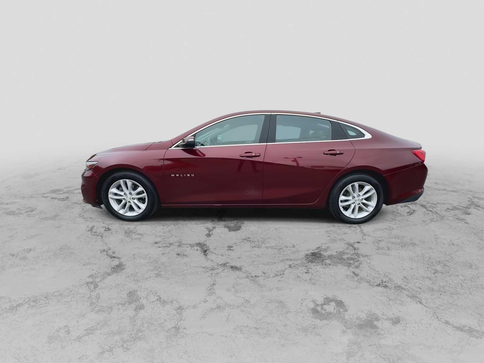 Thumbnail: 2016 Chevrolet Malibu - 5