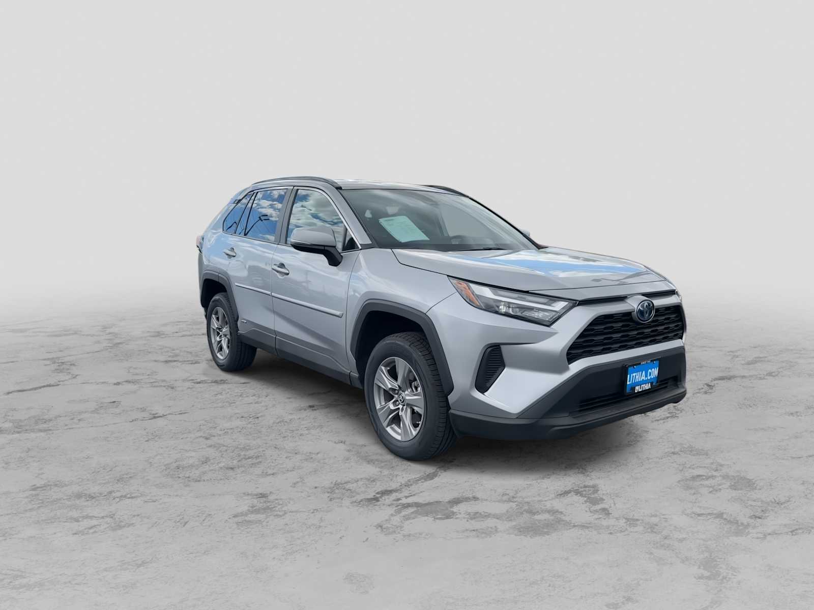 2023 Toyota RAV4 Hybrid LE photo 2
