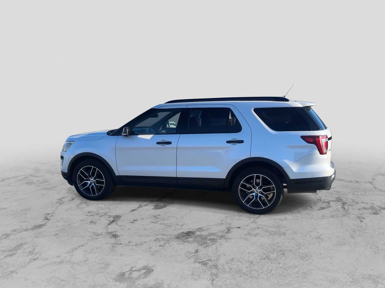 Thumbnail: 2019 Ford Explorer - 5