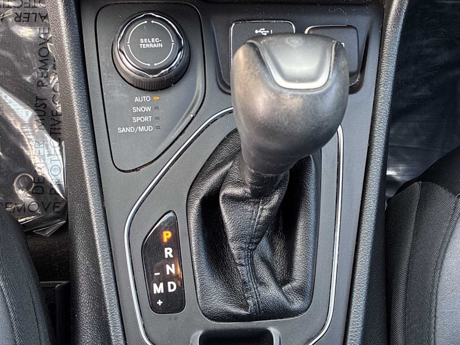 Thumbnail: 2019 Jeep Cherokee - 21