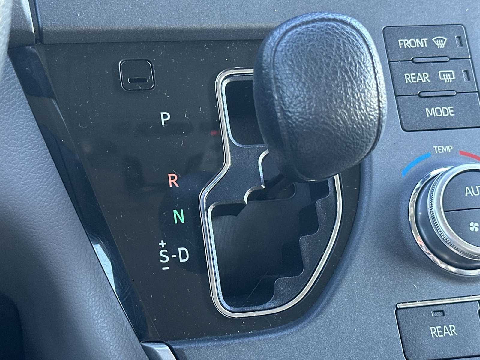 Thumbnail: 2020 Toyota Sienna - 19