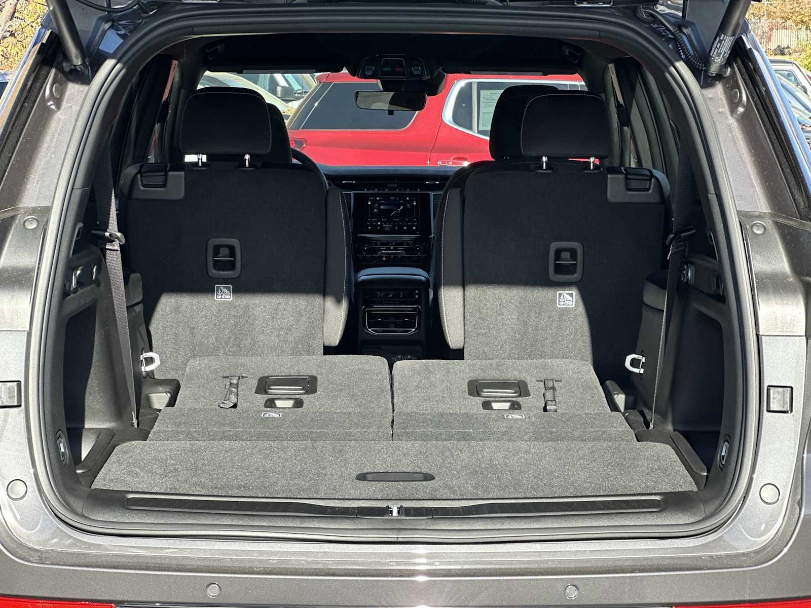 Thumbnail: 2025 Jeep Grand Cherokee - 18