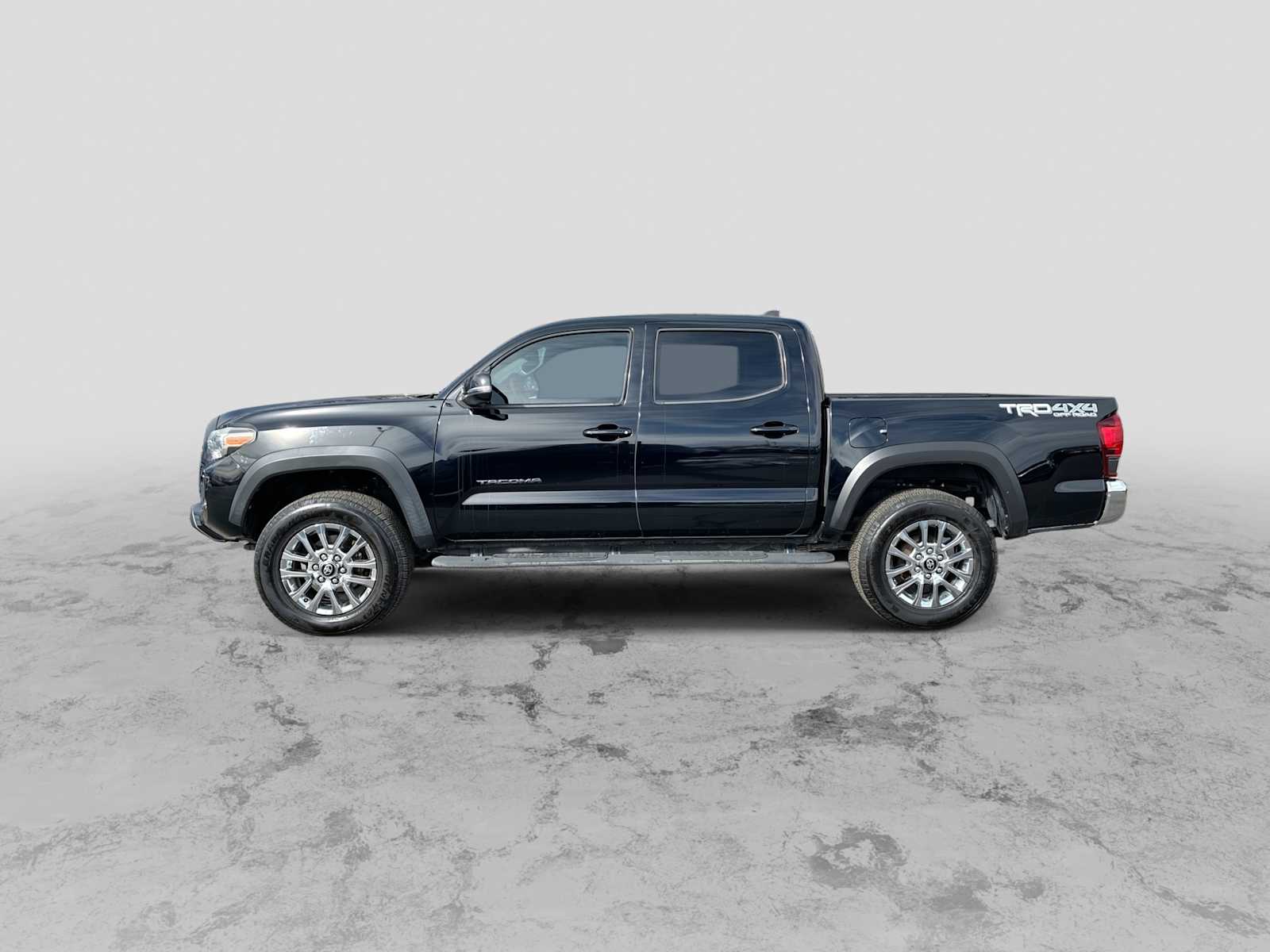 Thumbnail: 2019 Toyota Tacoma - 5