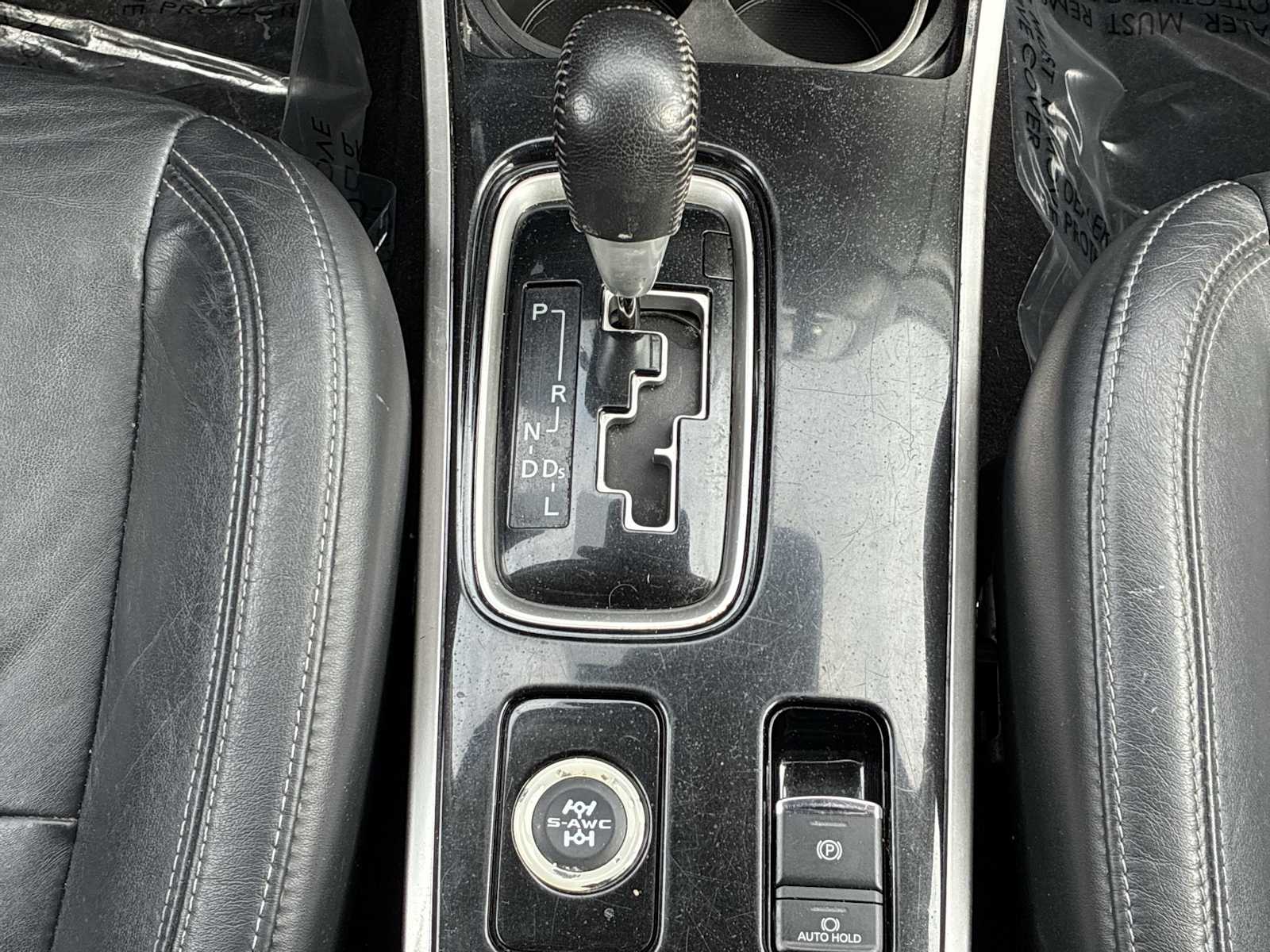 Thumbnail: 2020 Mitsubishi Outlander - 19