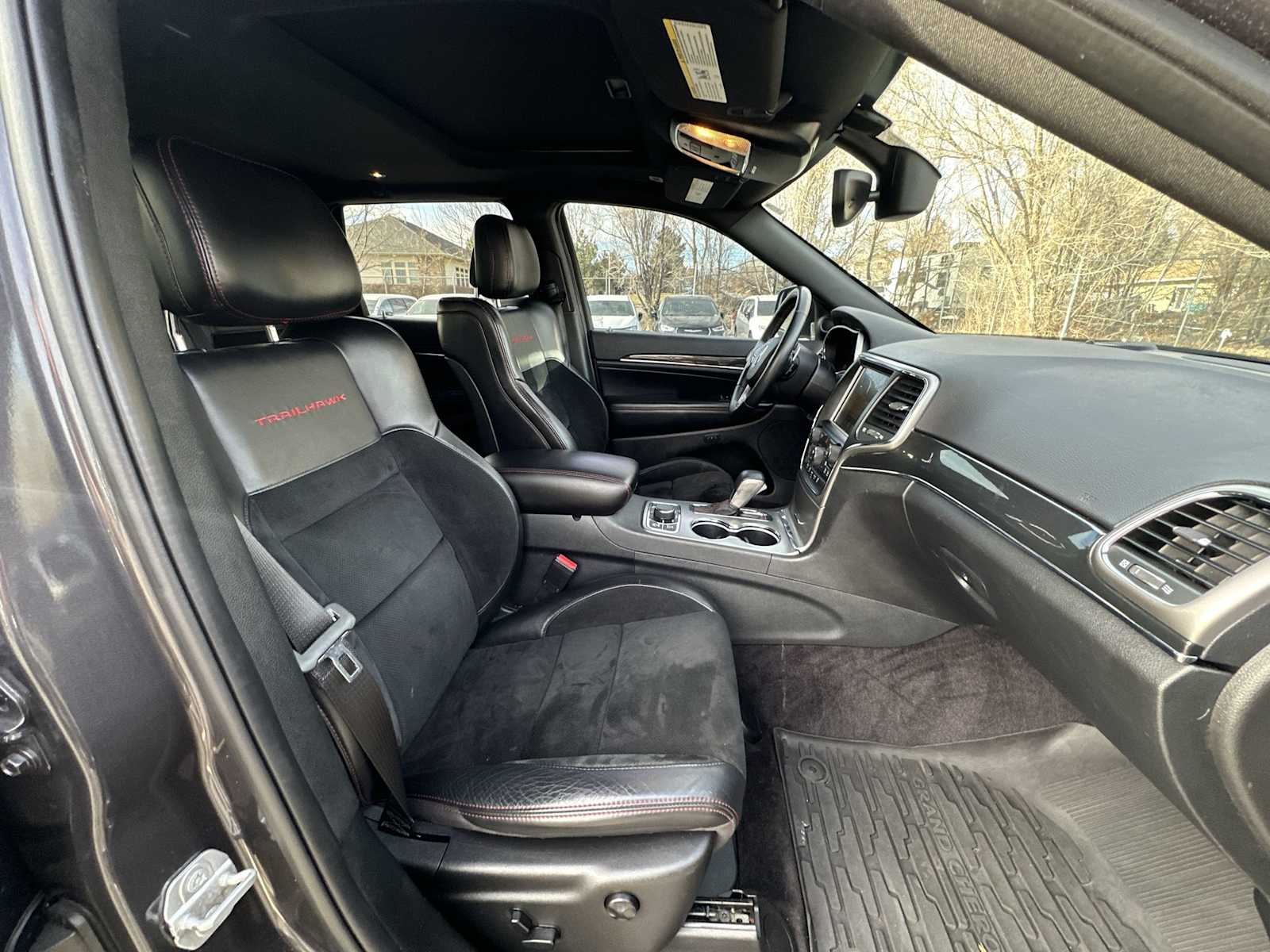 Thumbnail: 2017 Jeep Grand Cherokee - 26