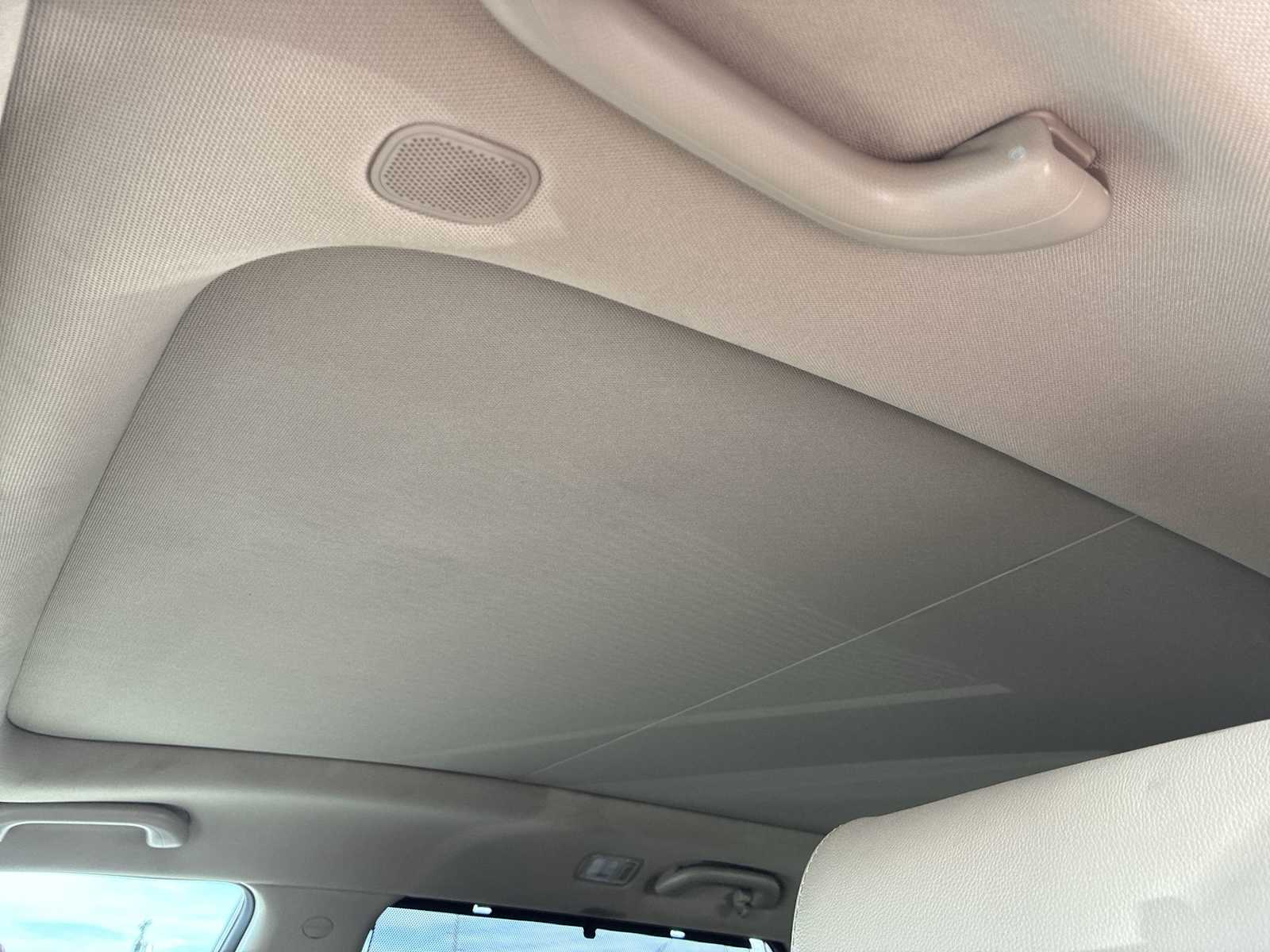 Thumbnail: 2016 Hyundai Santa Fe - 16