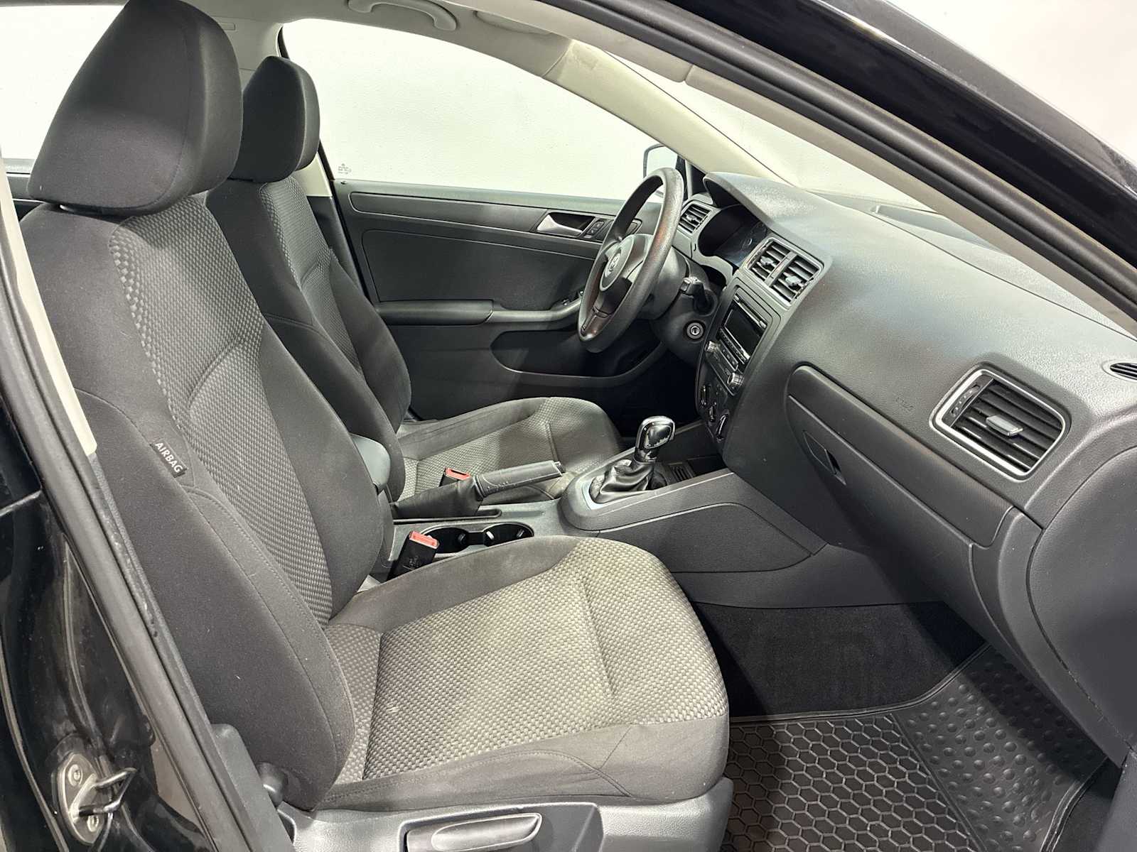 Thumbnail: 2014 Volkswagen Jetta - 23