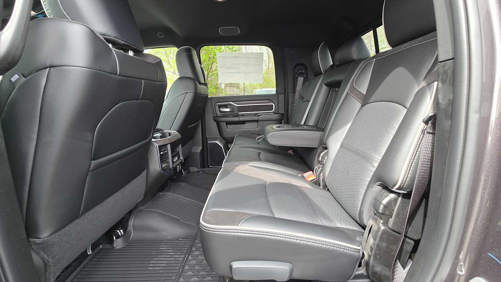 2025 RAM 3500 Laramie 14