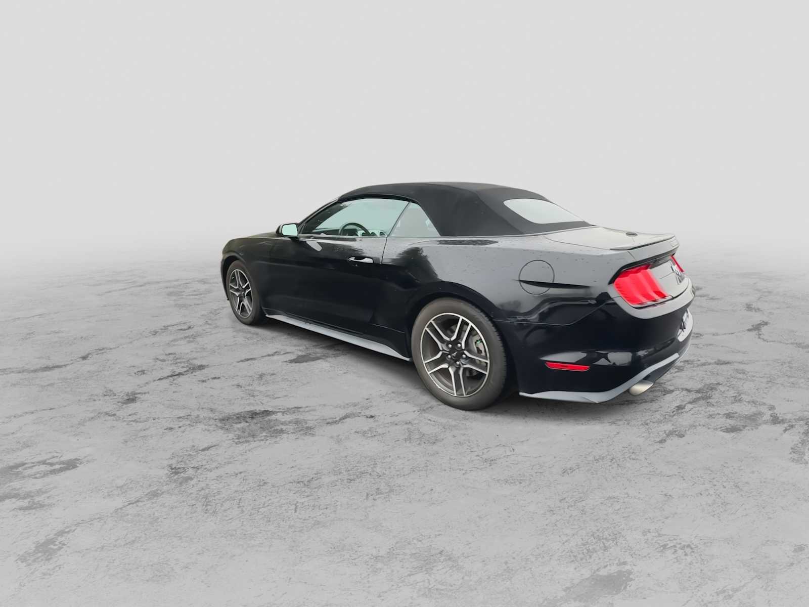 Thumbnail: 2022 Ford Mustang - 6