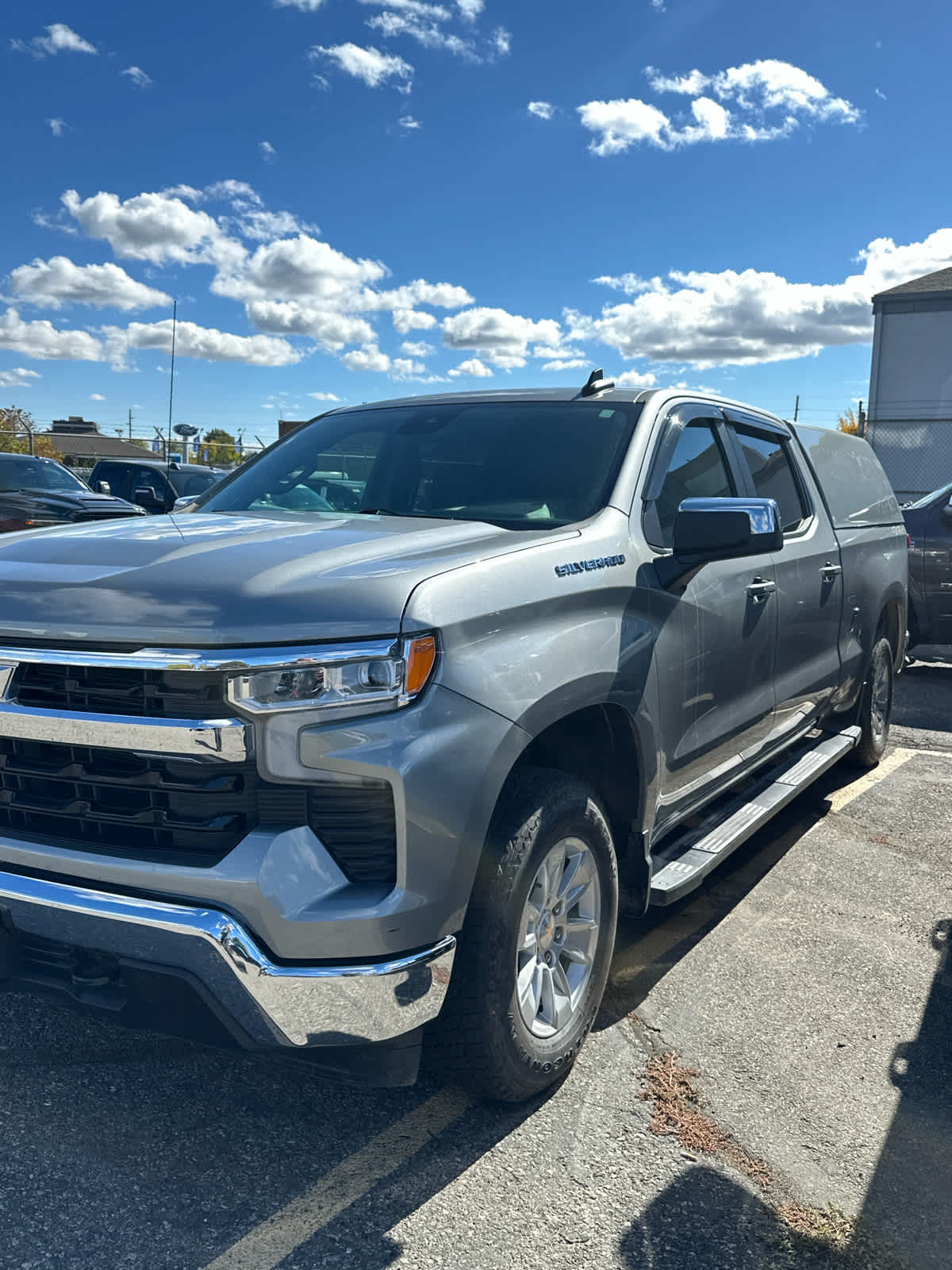 2023 Chevrolet Silverado 1500 photo 2