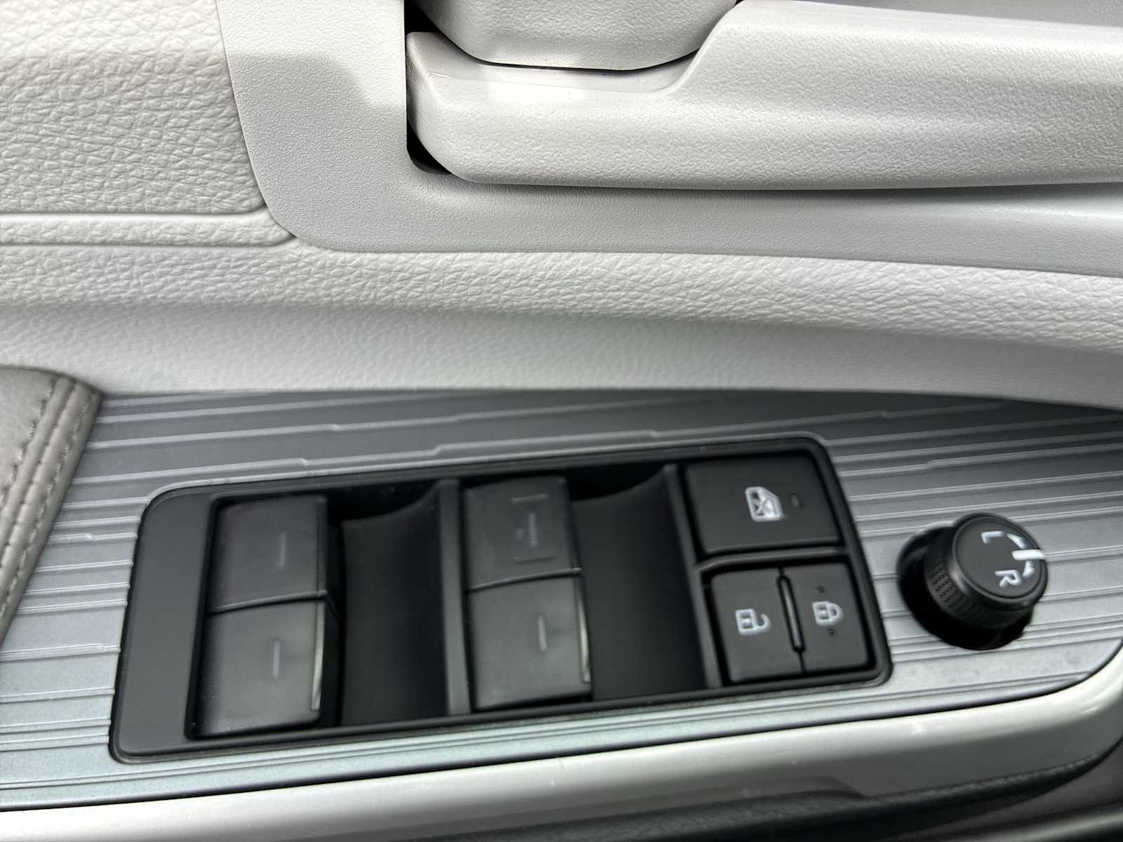 Thumbnail: 2025 Toyota Sienna - 15