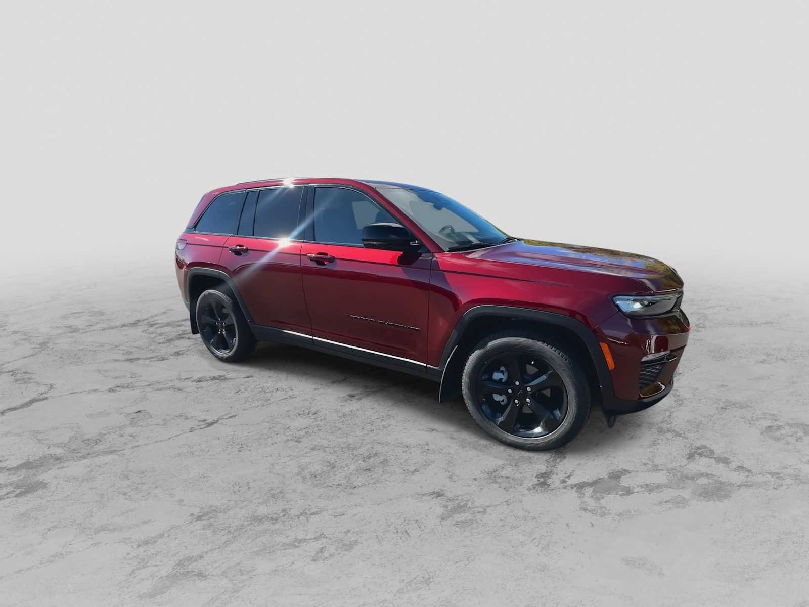 2023 Jeep Grand Cherokee Limited photo 2