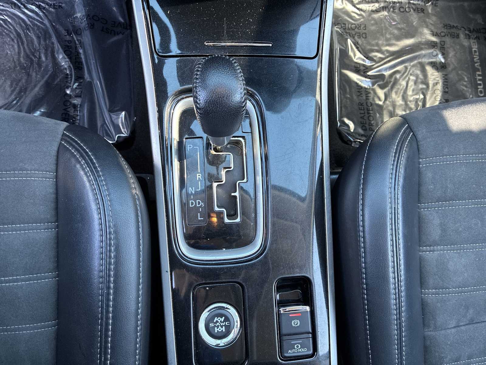 Thumbnail: 2019 Mitsubishi Outlander - 20