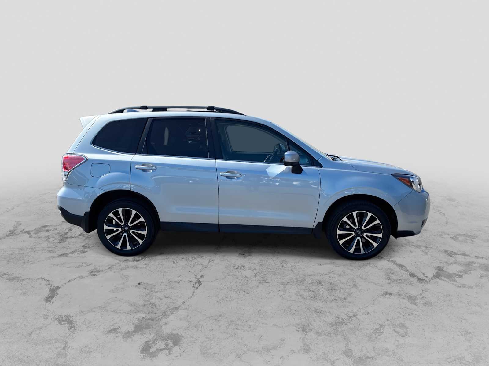 Thumbnail: 2017 Subaru Forester - 9