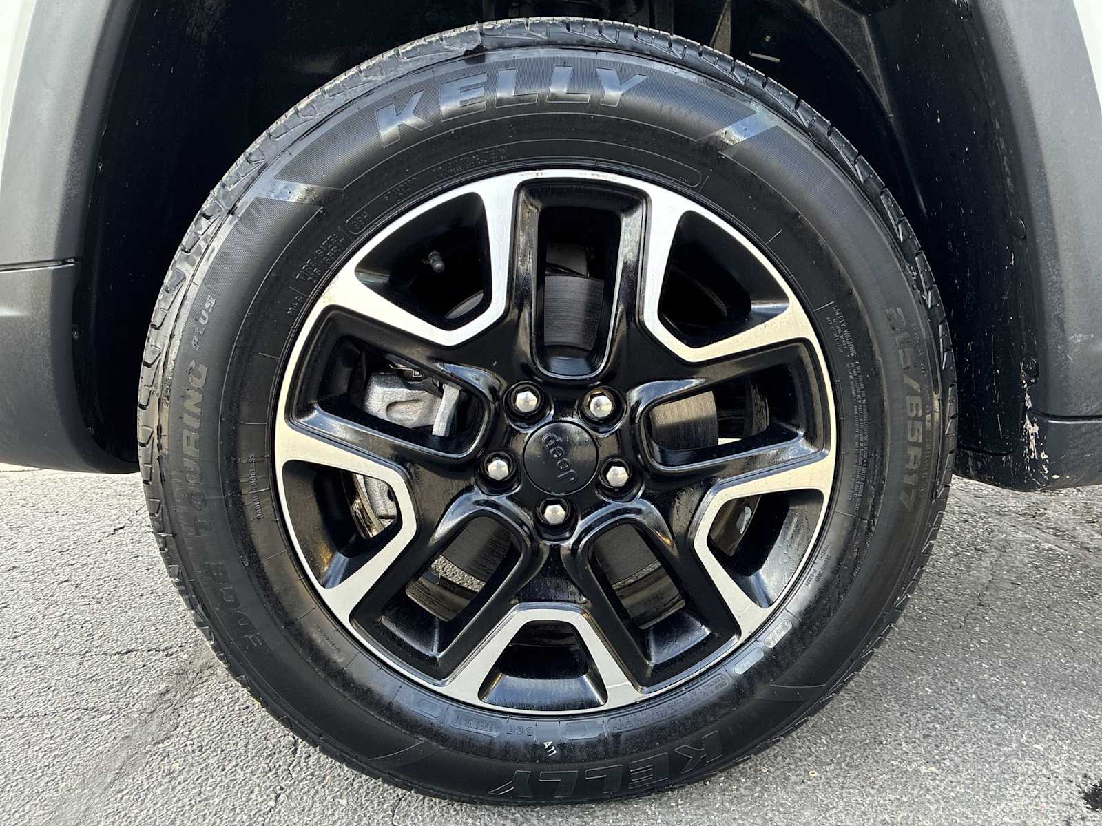 Thumbnail: 2019 Jeep Compass - 17