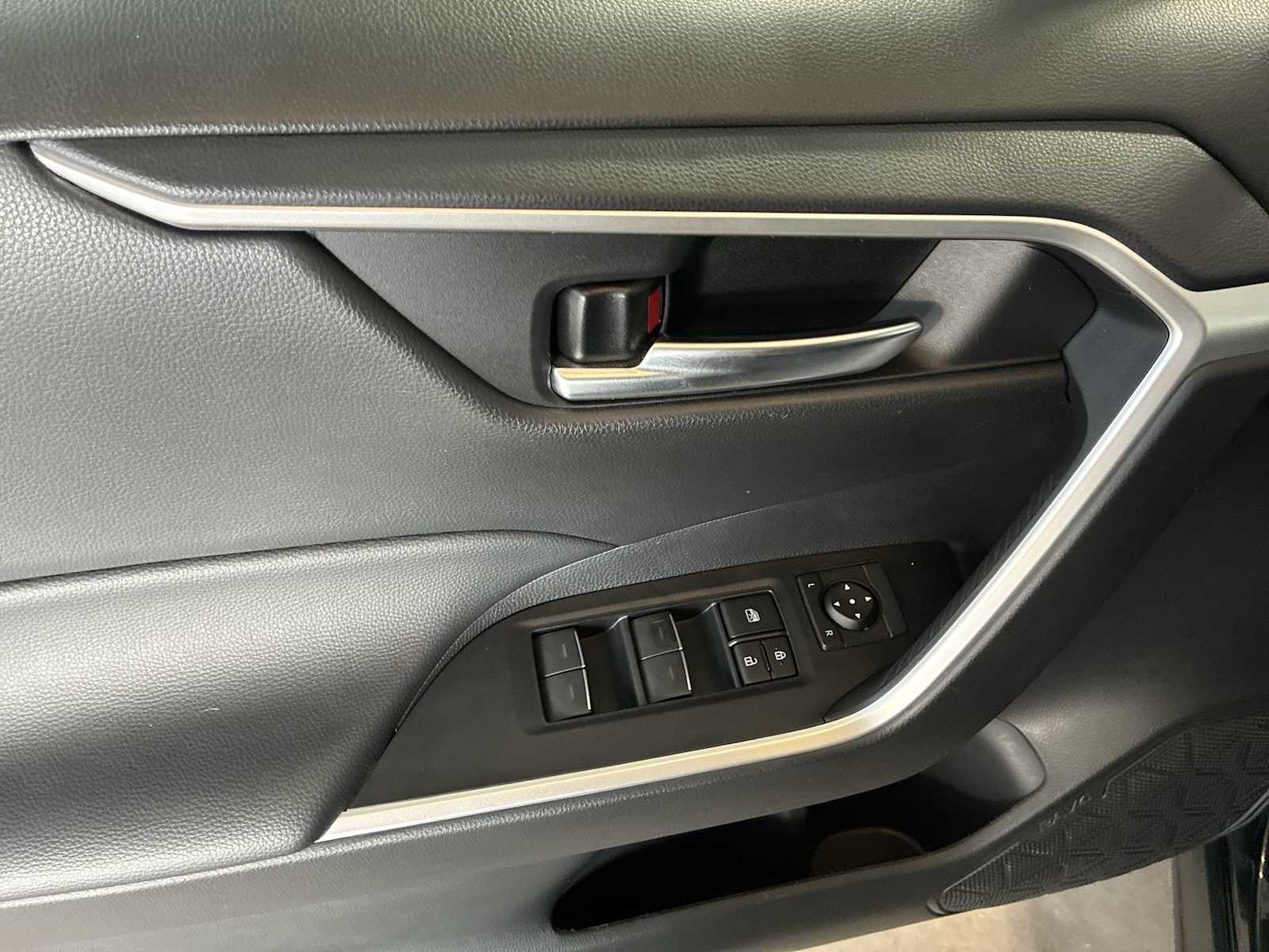 Thumbnail: 2024 Toyota RAV4 - 15