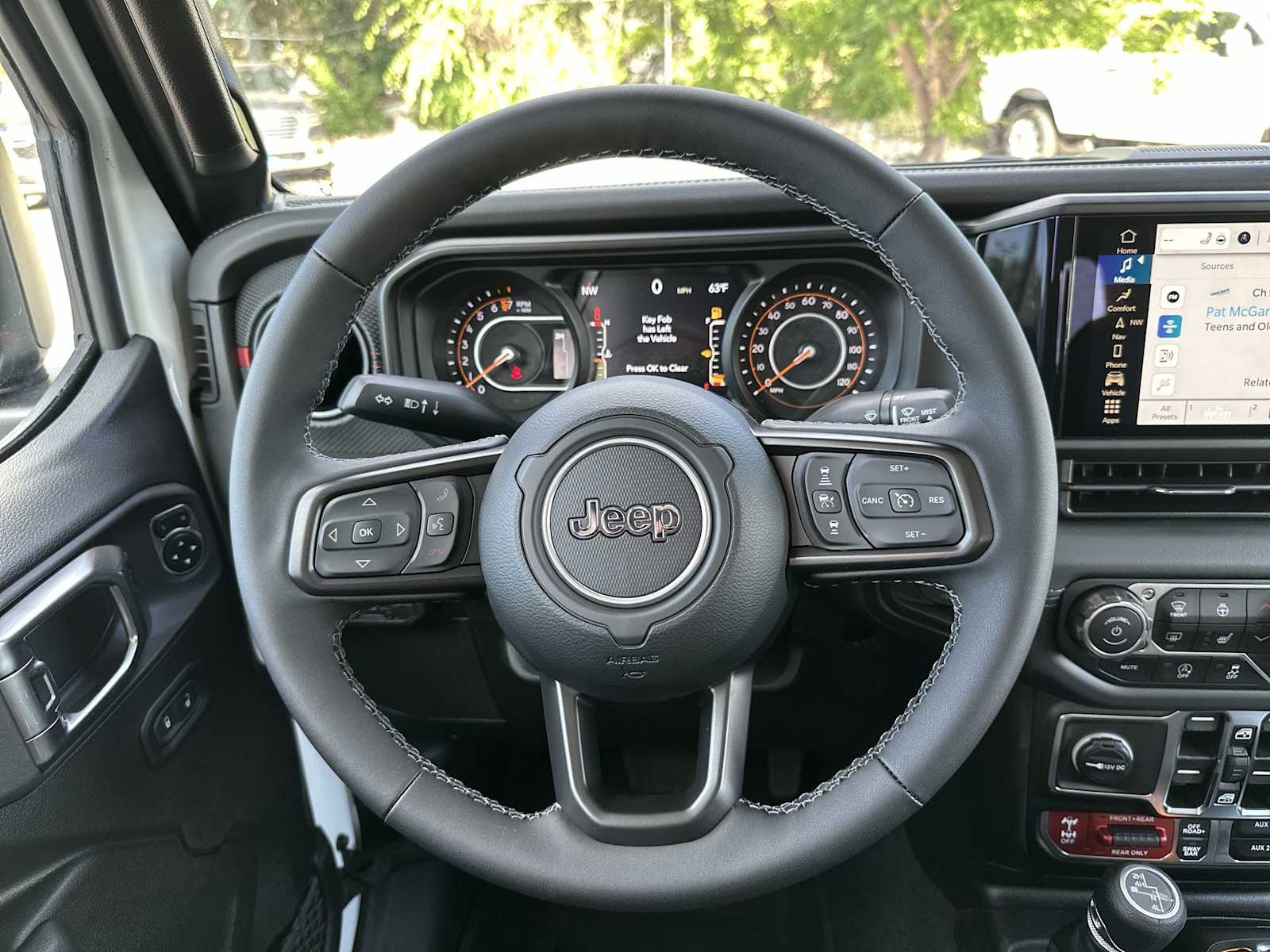 Thumbnail: 2025 Jeep Gladiator - 11