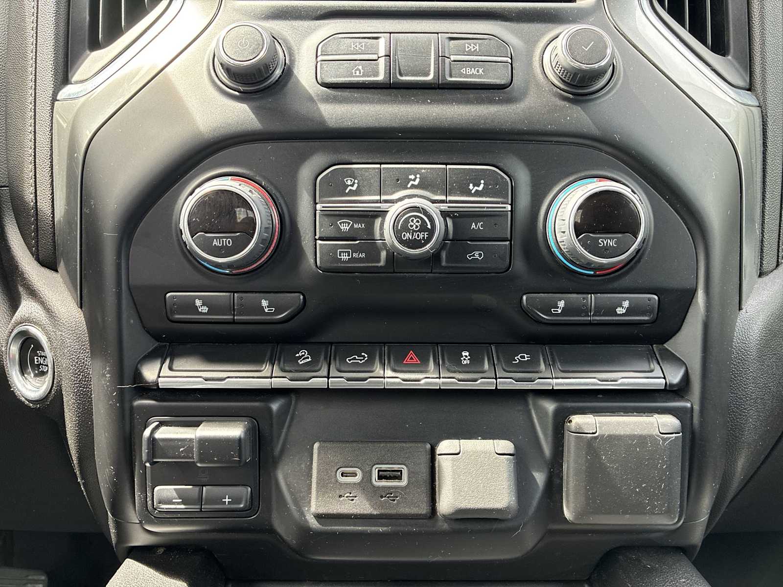 Thumbnail: 2022 Chevrolet Silverado 1500 - 16