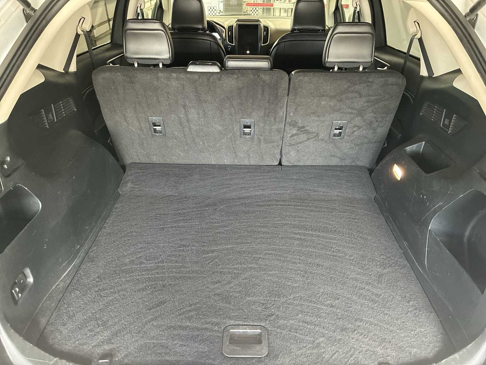 Thumbnail: 2021 Ford Edge - 20