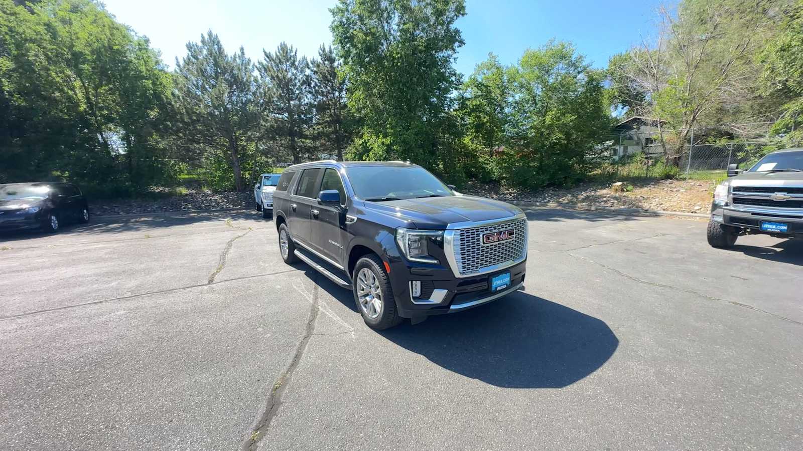 2022 Gmc Yukon XL Denali photo 2