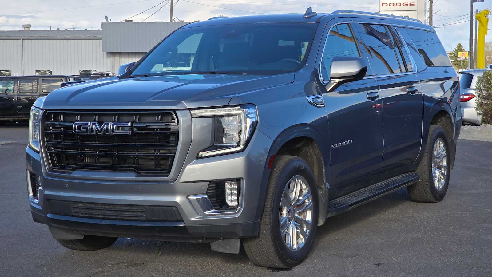 Used 2022 GMC Yukon XL SLE with VIN 1GKS2FED2NR130063 for sale in Billings, MT