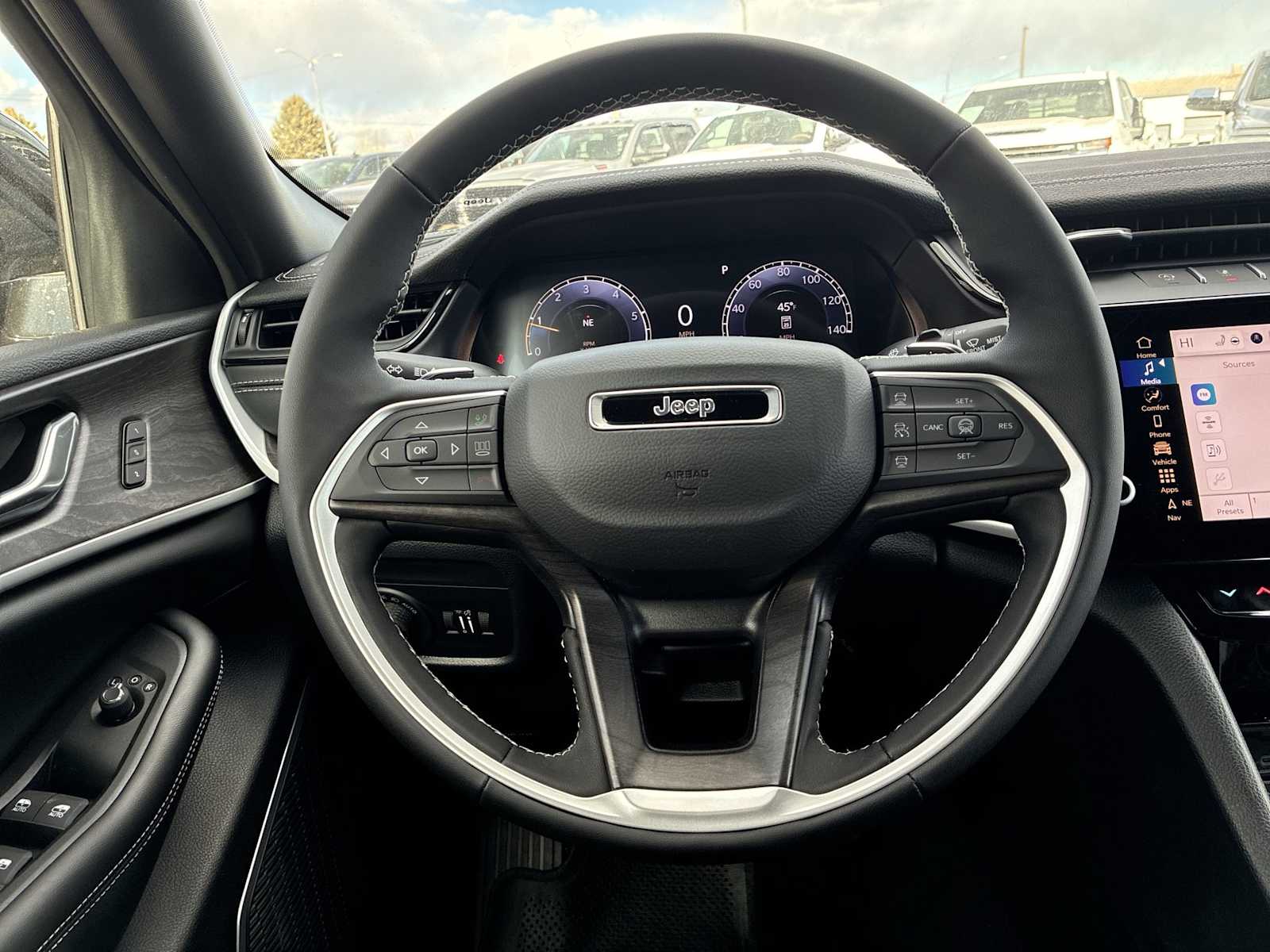 Thumbnail: 2026 Jeep Grand Cherokee - 11