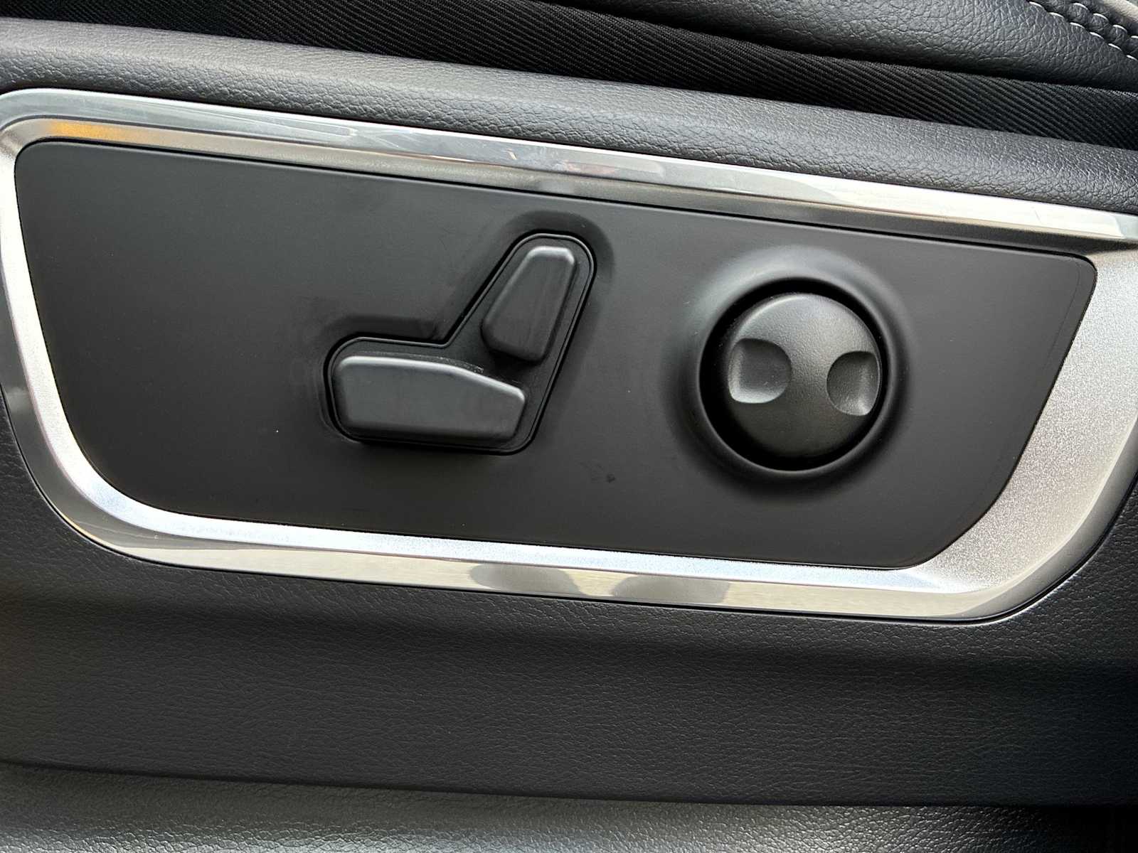 Thumbnail: 2026 RAM 1500 - 14