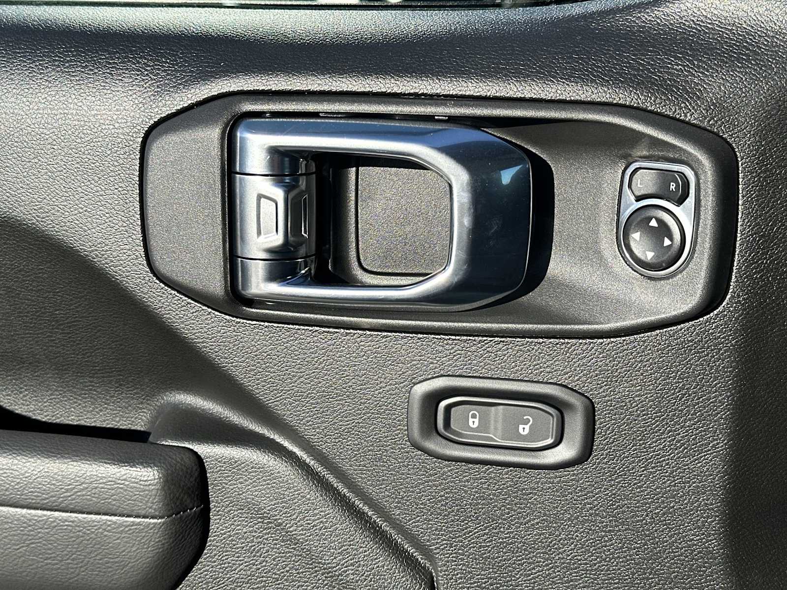 Thumbnail: 2026 Jeep Wrangler - 15