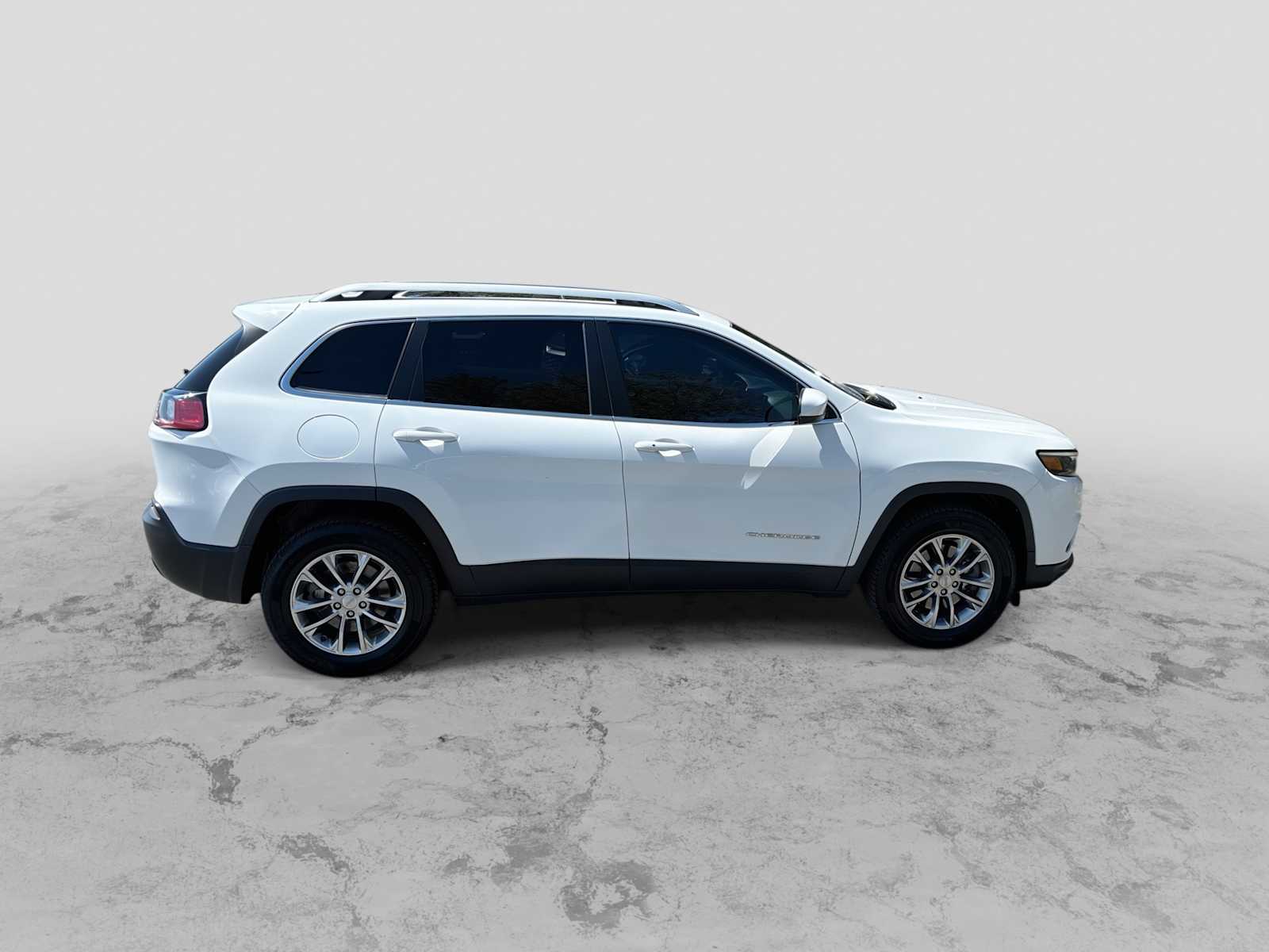 Thumbnail: 2019 Jeep Cherokee - 8