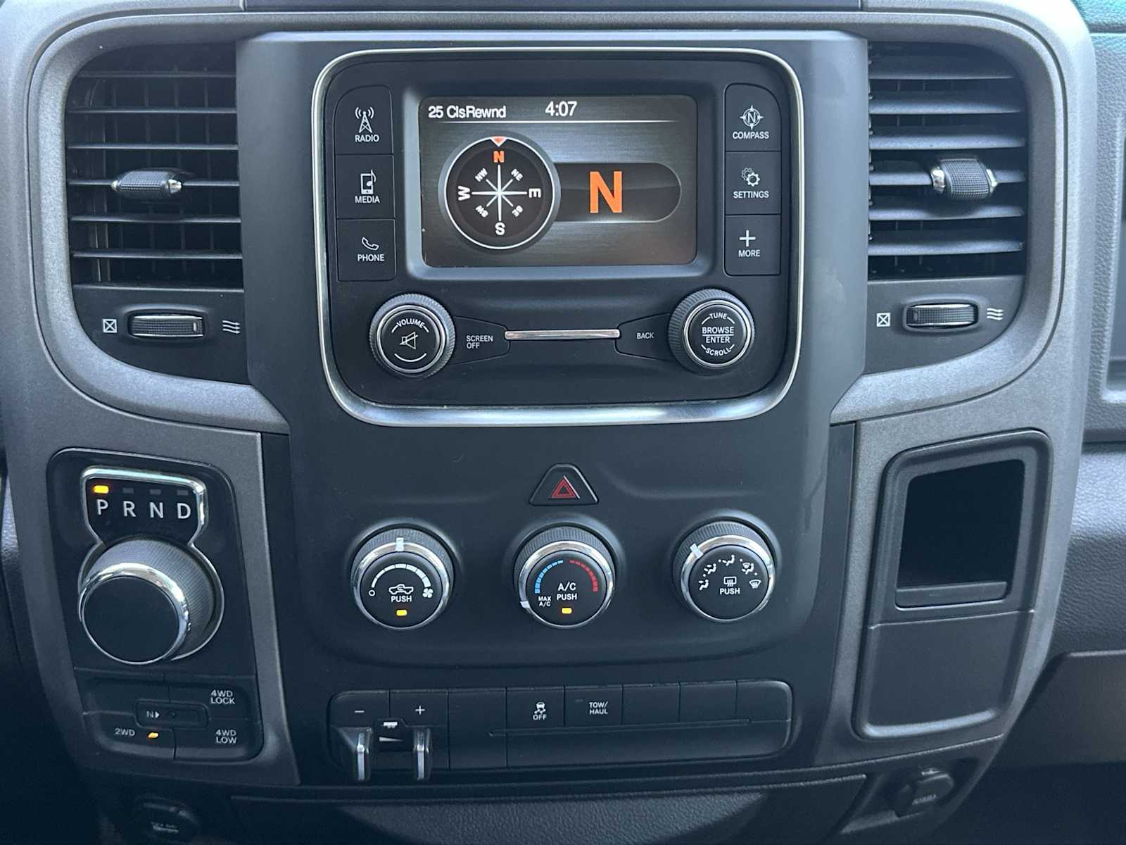 Thumbnail: 2019 RAM 1500 Classic - 16