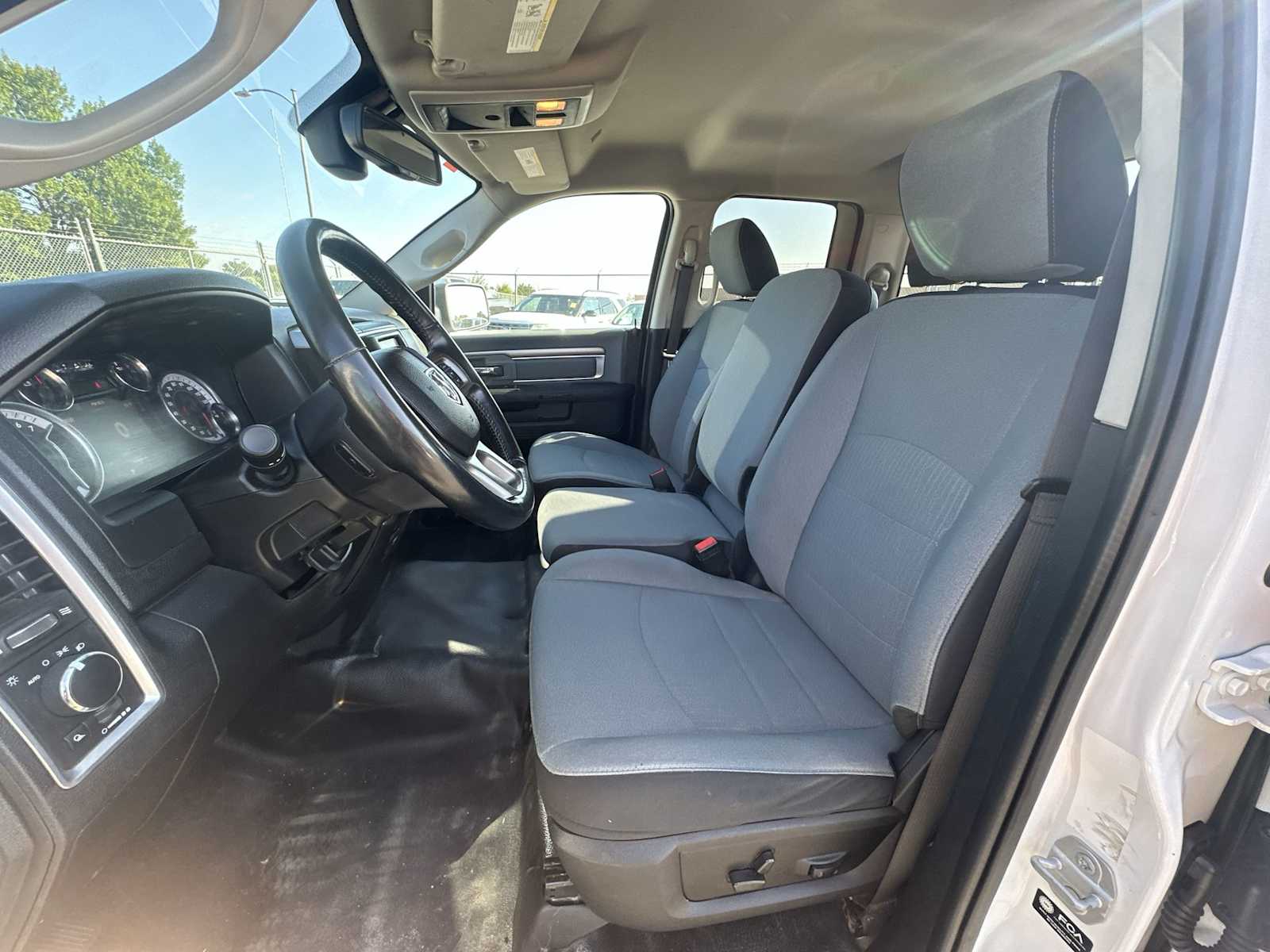 Thumbnail: 2022 RAM 1500 Classic - 13