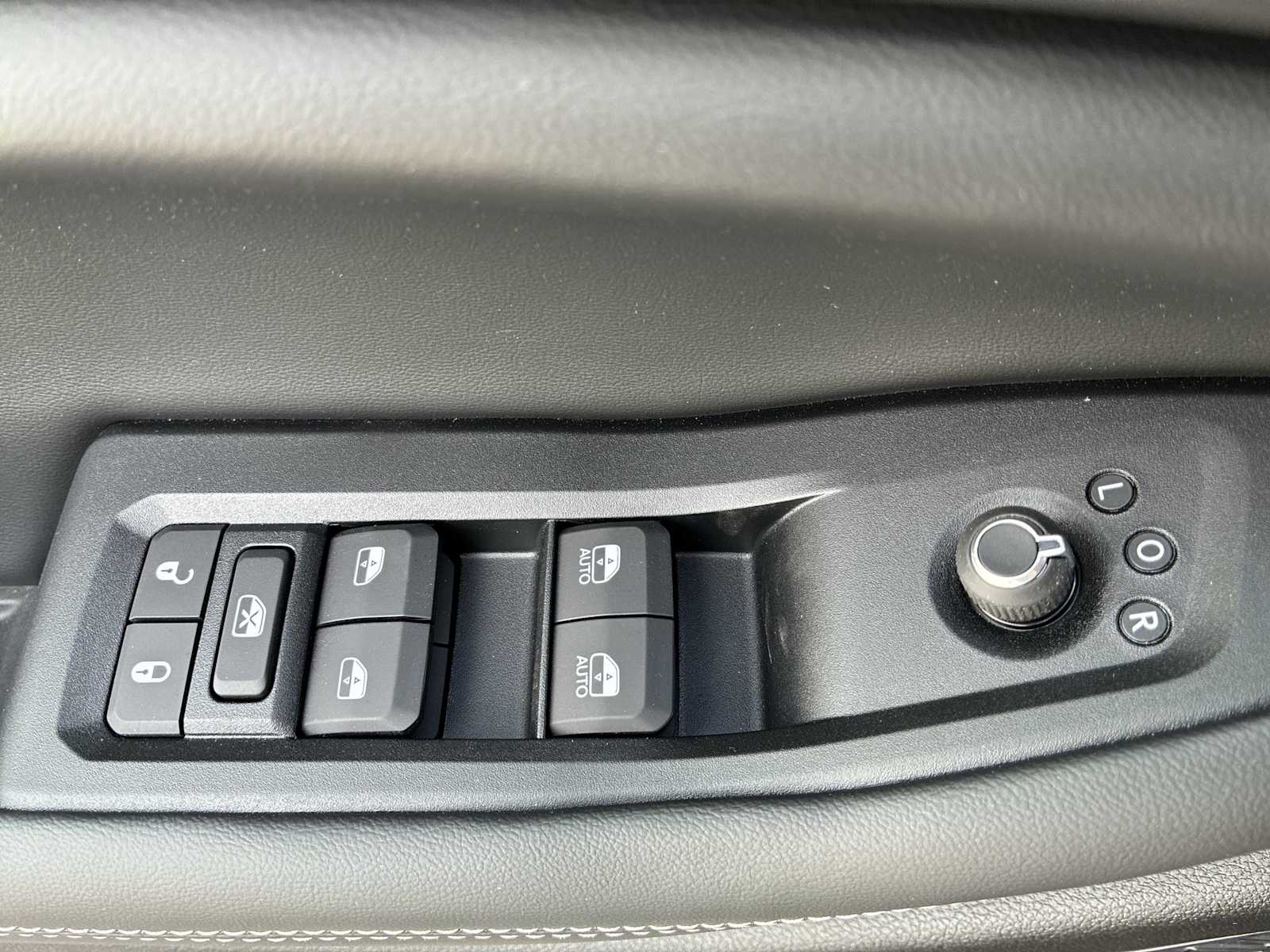 Thumbnail: 2026 Jeep Grand Cherokee - 15