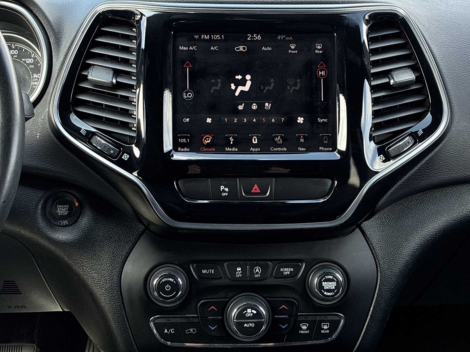 Thumbnail: 2019 Jeep Cherokee - 16