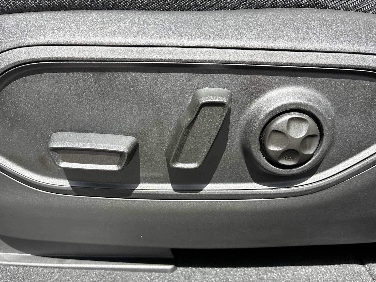 Thumbnail: 2026 Jeep Grand Cherokee - 14